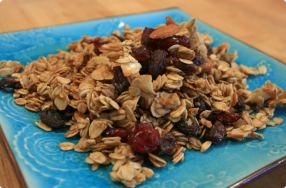 Honey Almond Granola w/ Raisins & Cranberries